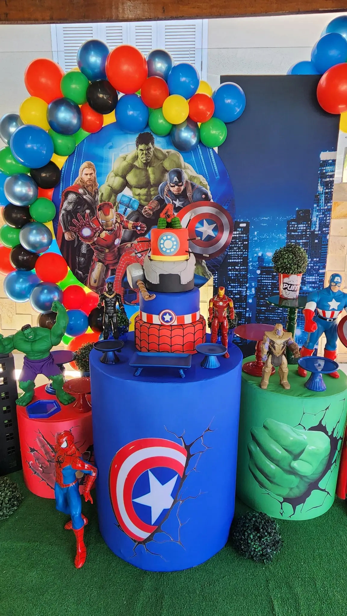 Decoração temática de super-heróis