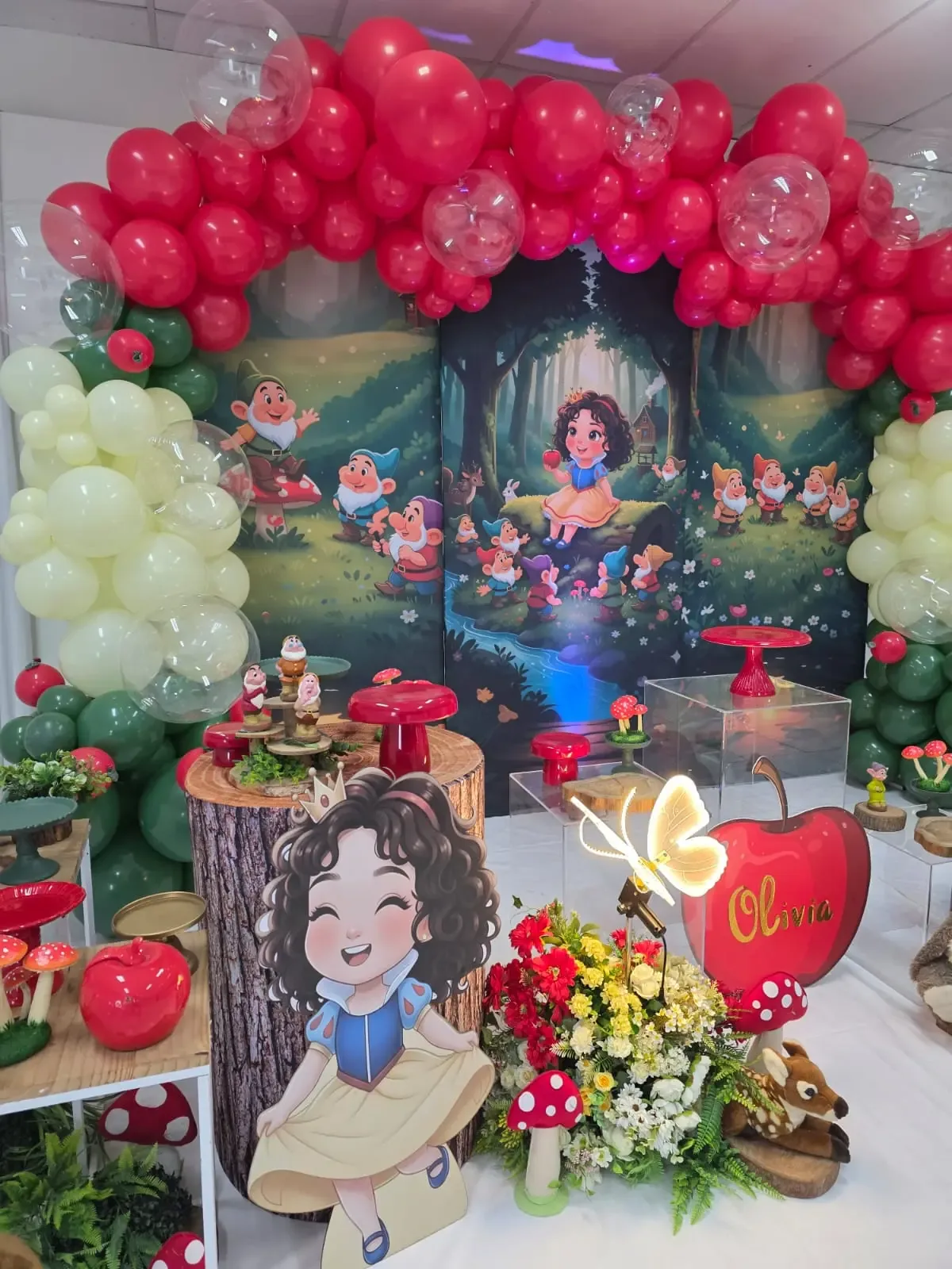 Decoração real tema Branca de Neve da Festas By Valkiria